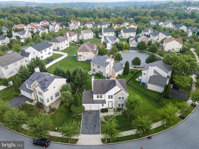 1035 JERVIN DR, Allentown, PA 18104