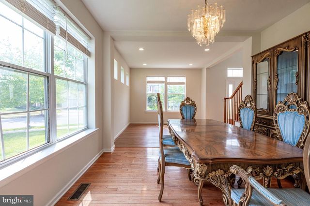 1035 JERVIN DR, Allentown, PA 18104