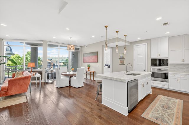 20 Rutledge St Apt 204, Nashville, TN 37210