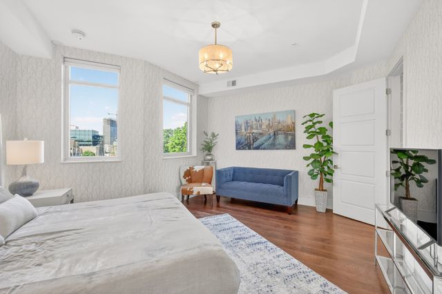 20 Rutledge St Apt 204, Nashville, TN 37210