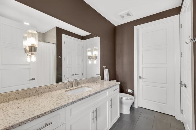 20 Rutledge St Apt 204, Nashville, TN 37210