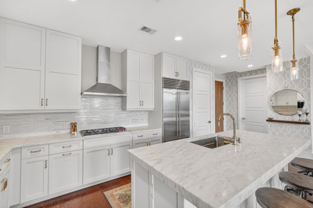 20 Rutledge St Apt 204, Nashville, TN 37210