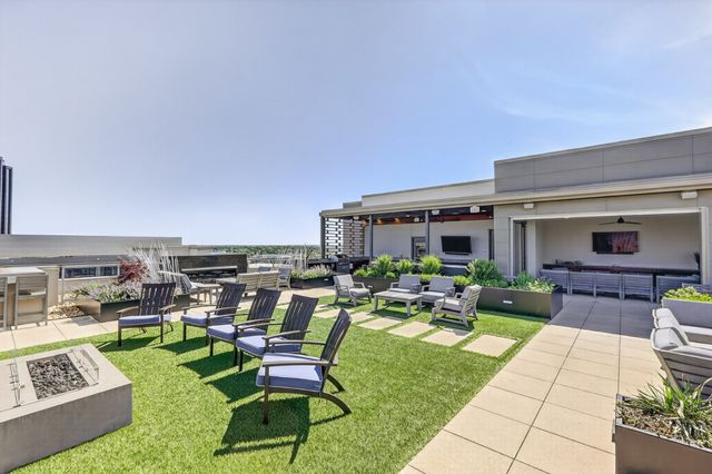 20 Rutledge St Apt 204, Nashville, TN 37210