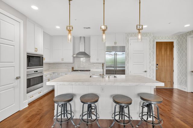 20 Rutledge St Apt 204, Nashville, TN 37210