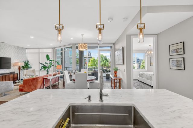 20 Rutledge St Apt 204, Nashville, TN 37210