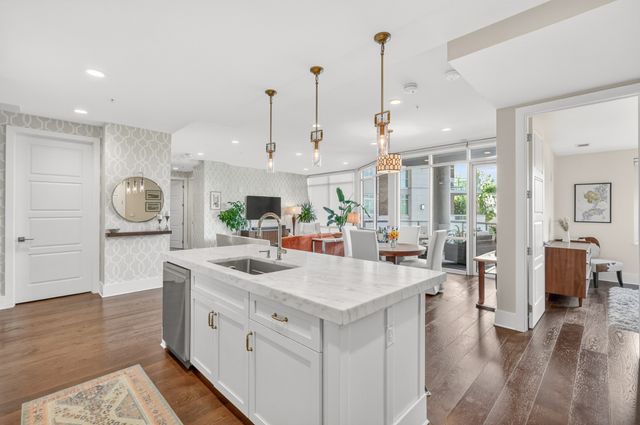 20 Rutledge St Apt 204, Nashville, TN 37210