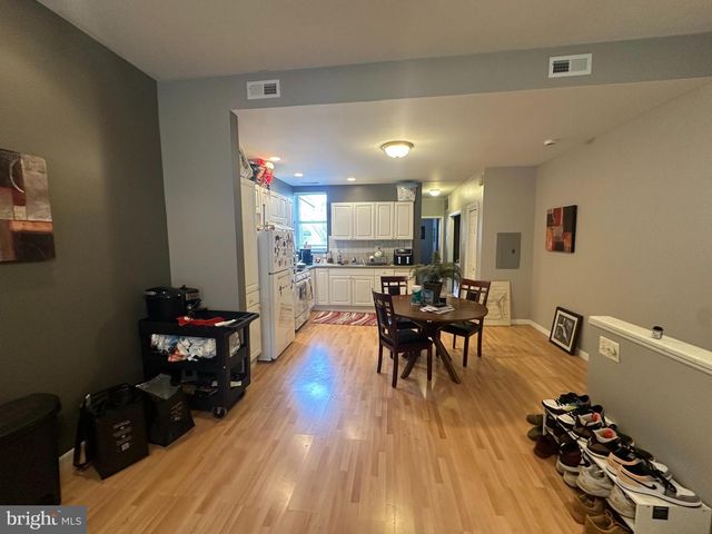 927 W SHUNK ST, Philadelphia, PA 19148