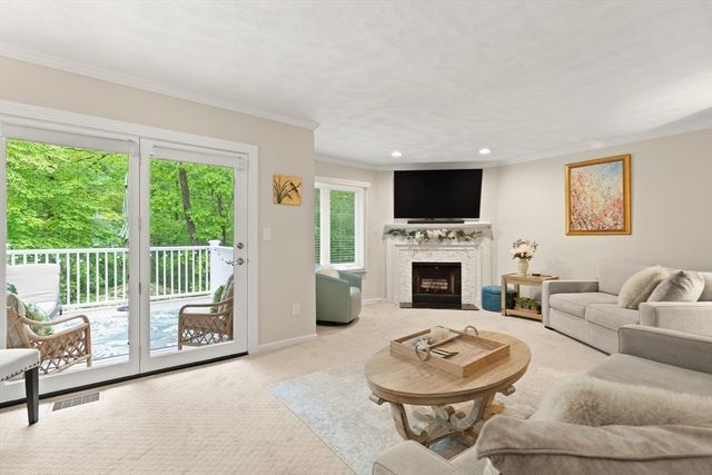 92 Old Quarry 92, Weymouth, MA 02188