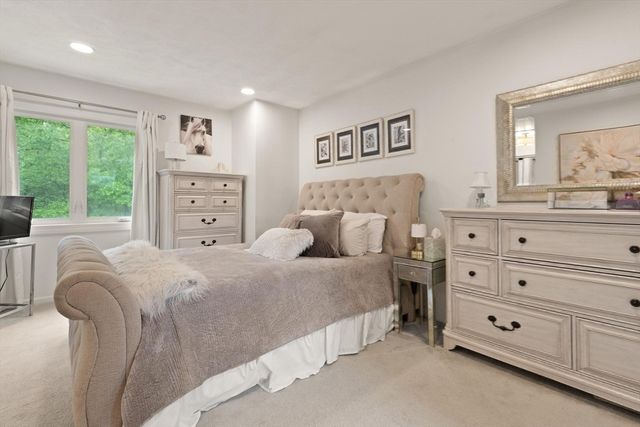 92 Old Quarry 92, Weymouth, MA 02188
