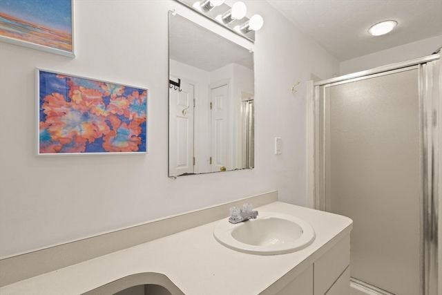 92 Old Quarry 92, Weymouth, MA 02188