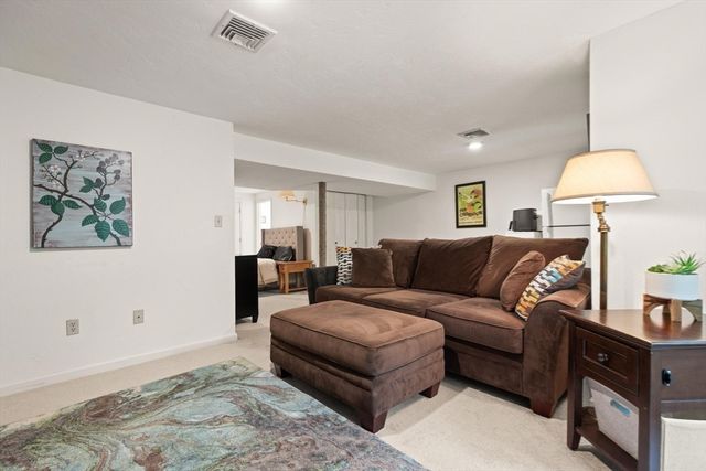92 Old Quarry 92, Weymouth, MA 02188