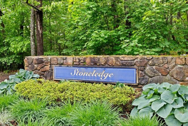 92 Old Quarry 92, Weymouth, MA 02188