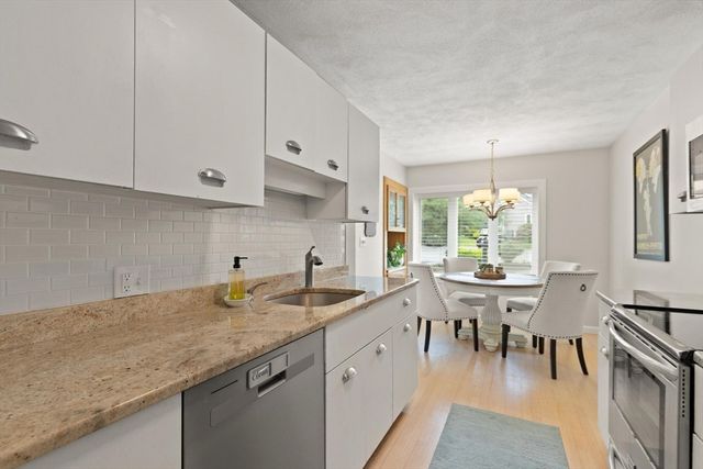 92 Old Quarry 92, Weymouth, MA 02188