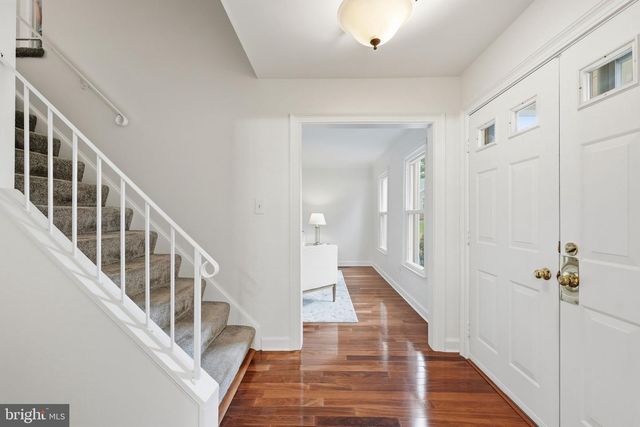 1301 LOPP CT, Herndon, VA 20170