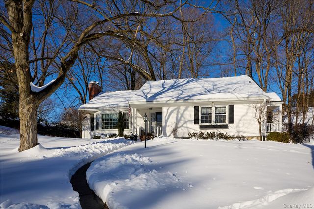 9 Rosalind Road, Poughkeepsie, NY 12601