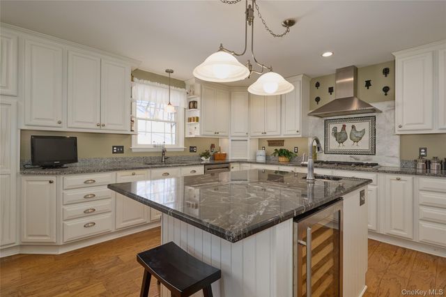 9 Rosalind Road, Poughkeepsie, NY 12601