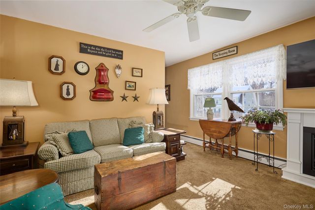 9 Rosalind Road, Poughkeepsie, NY 12601