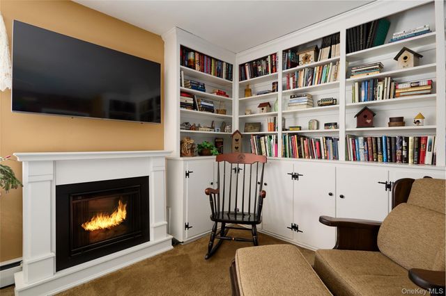 9 Rosalind Road, Poughkeepsie, NY 12601