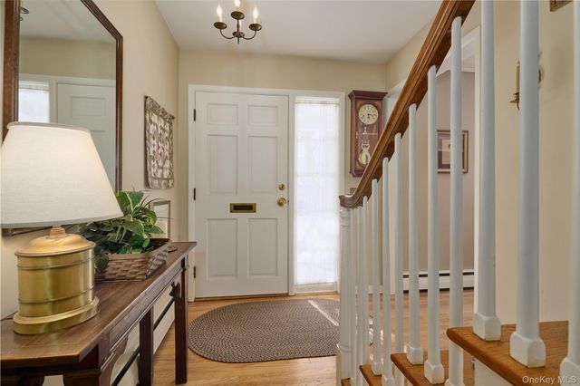 9 Rosalind Road, Poughkeepsie, NY 12601