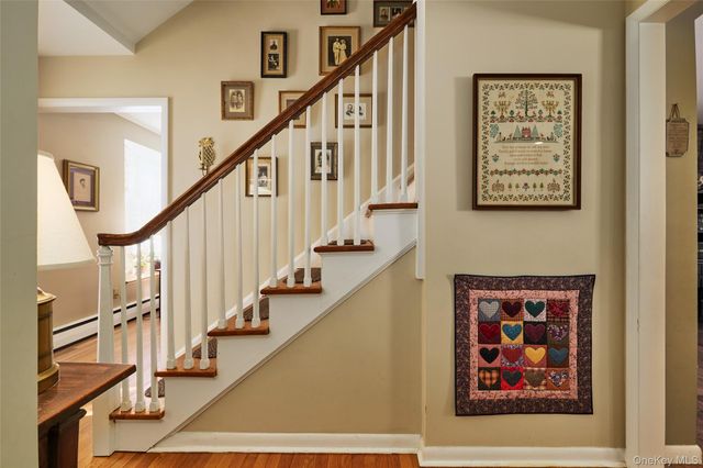 9 Rosalind Road, Poughkeepsie, NY 12601