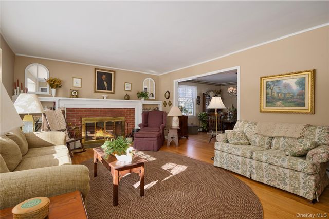 9 Rosalind Road, Poughkeepsie, NY 12601