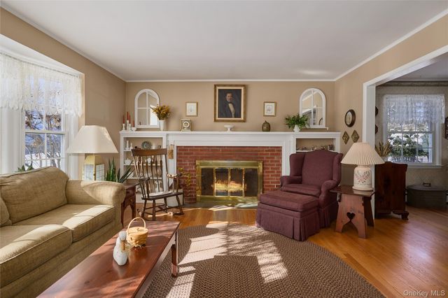 9 Rosalind Road, Poughkeepsie, NY 12601