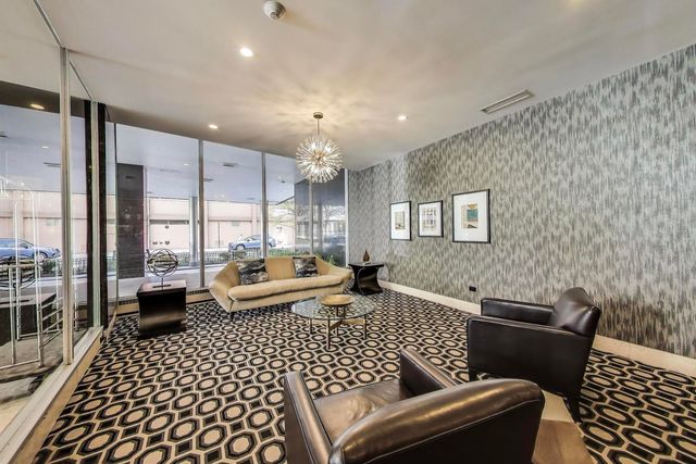 850 N DEWITT Place 20A, Chicago, IL 60611