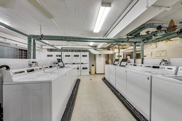 850 N DEWITT Place 20A, Chicago, IL 60611