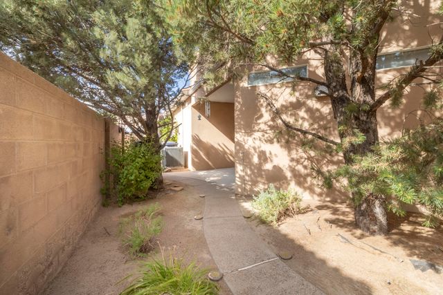 4308 Rancho Centro NW, Albuquerque, NM 87120