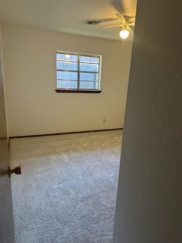 7 NW 59th St, Lawton, OK 73505
