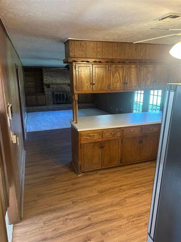 7 NW 59th St, Lawton, OK 73505