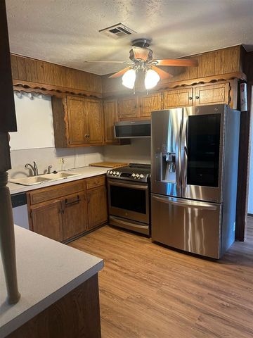 7 NW 59th St, Lawton, OK 73505