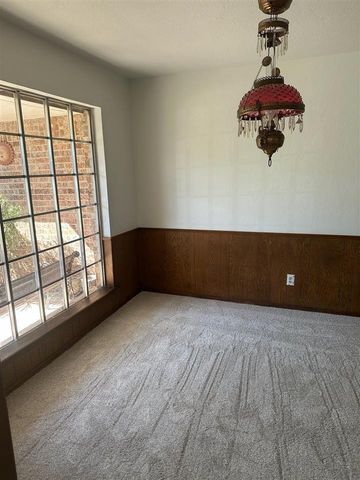 7 NW 59th St, Lawton, OK 73505