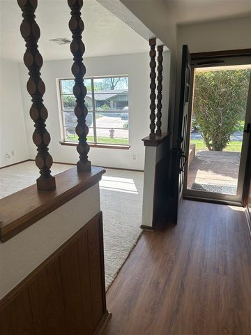 7 NW 59th St, Lawton, OK 73505