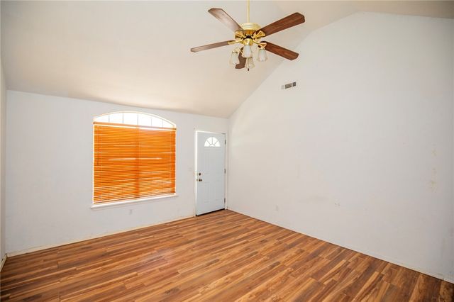 215 N Broyles Street, Farmington, AR 72730