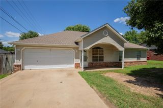 215 N Broyles Street, Farmington, AR 72730
