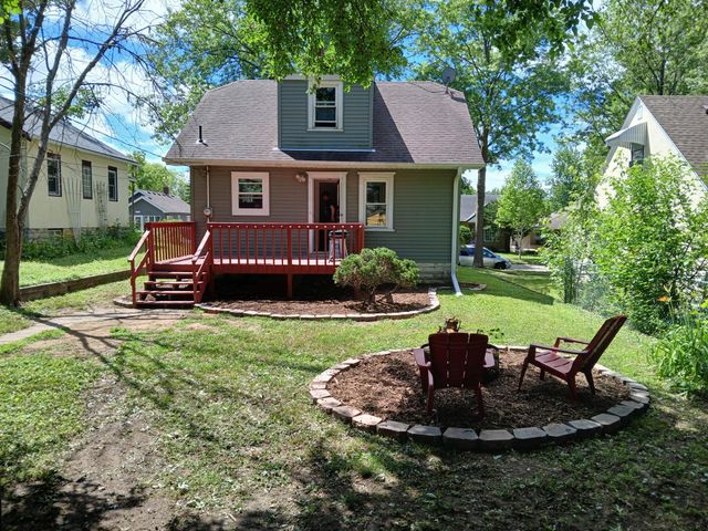1885 Hawthorne Avenue E, Saint Paul, MN 55119