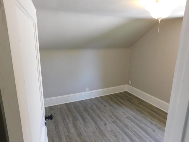 1885 Hawthorne Avenue E, Saint Paul, MN 55119