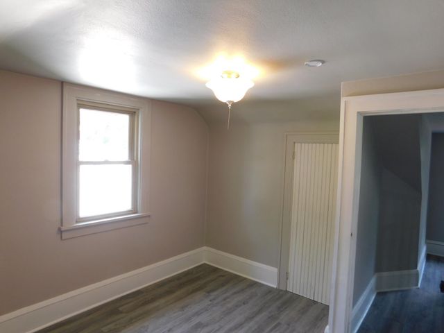 1885 Hawthorne Avenue E, Saint Paul, MN 55119