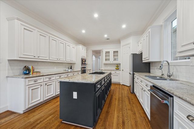 4814 Wedgewood Drive, Bellaire, TX 77401