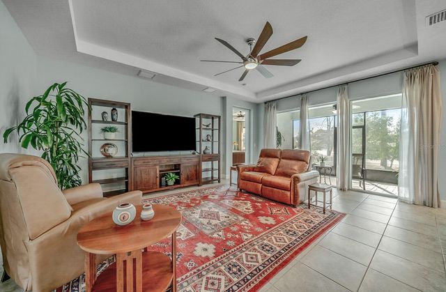 1038 VICTORIA HILLS DRIVE S, Deland, FL 32724