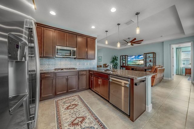 1038 VICTORIA HILLS DRIVE S, Deland, FL 32724