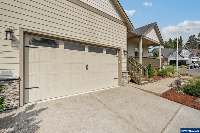 4677 Southampton Dr SE, Salem, OR 97302