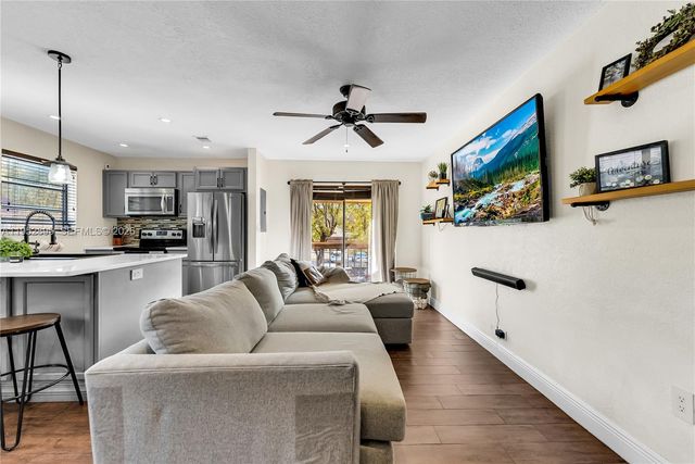 6236 SW 136th Ct B208, Miami, FL 33183