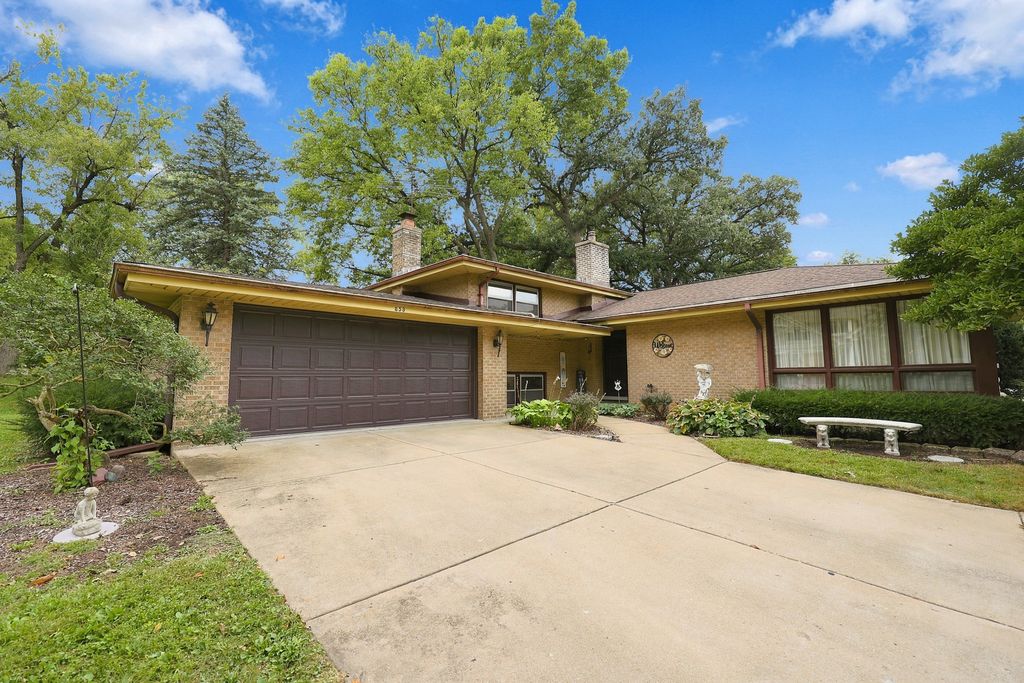853 Edgewater Drive, Naperville, IL 60540 — photo 2