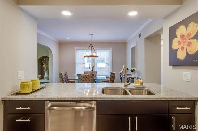 7552 Wydown Boulevard 1E, Clayton, MO 63105