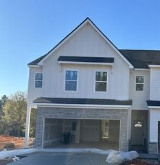 562 Madison Street 100, Commerce, GA 30529