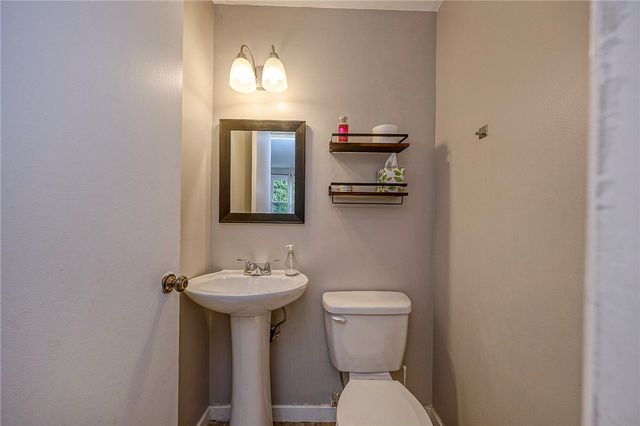 2353 Hollywood Drive, Blackridge, PA 15235
