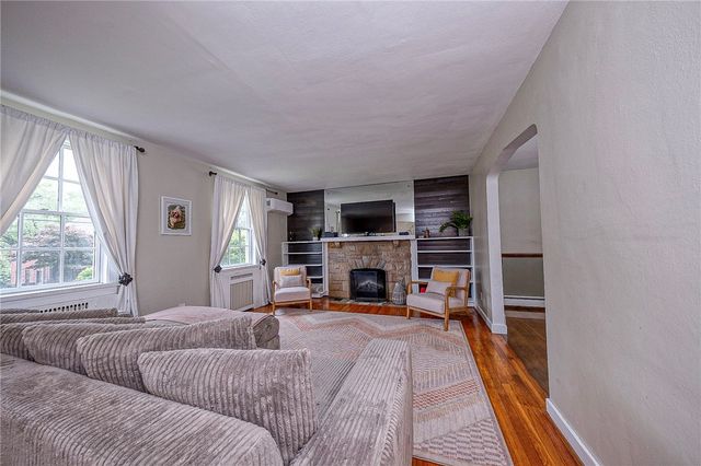 2353 Hollywood Drive, Blackridge, PA 15235
