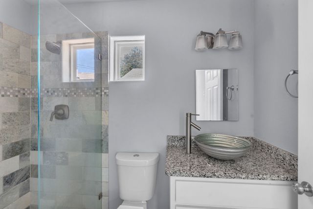 2933 S Hills Avenue, Fort Worth, TX 76109